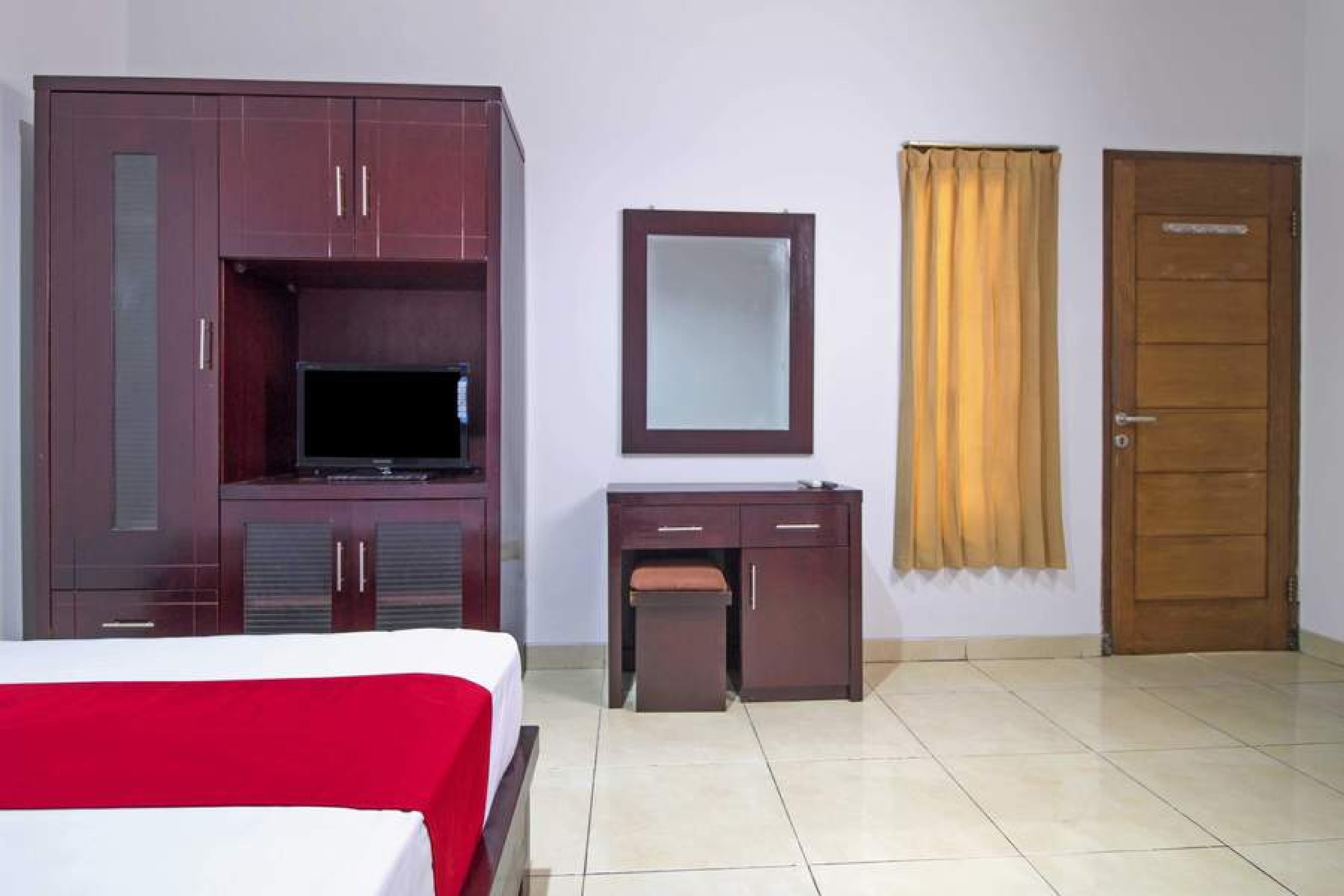 Reddoorz @ Pangeran Antasari 2 Hotel Cilandak  Exterior photo